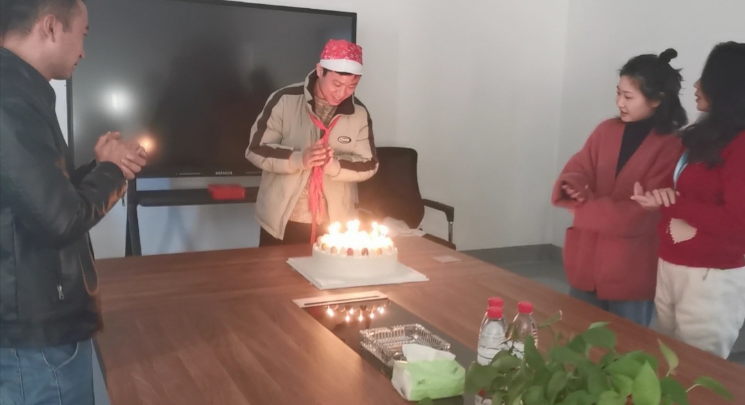 昆山日皮视频免费看软件生日会与感恩节相遇