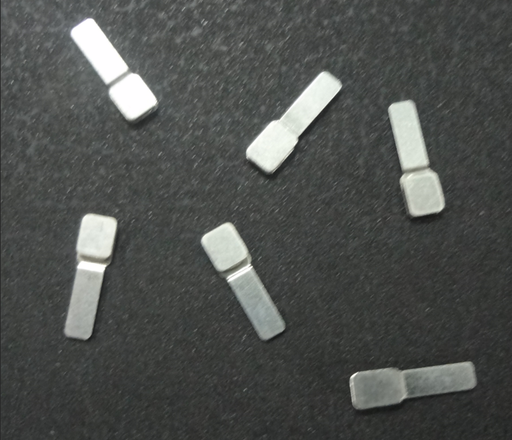 电阻式保险丝正面-日皮视频APP在线看黄机