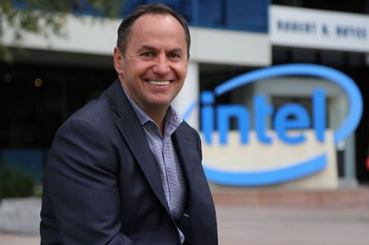 【日皮视频免费看软件】英特尔现任CEO鲍勃·斯旺